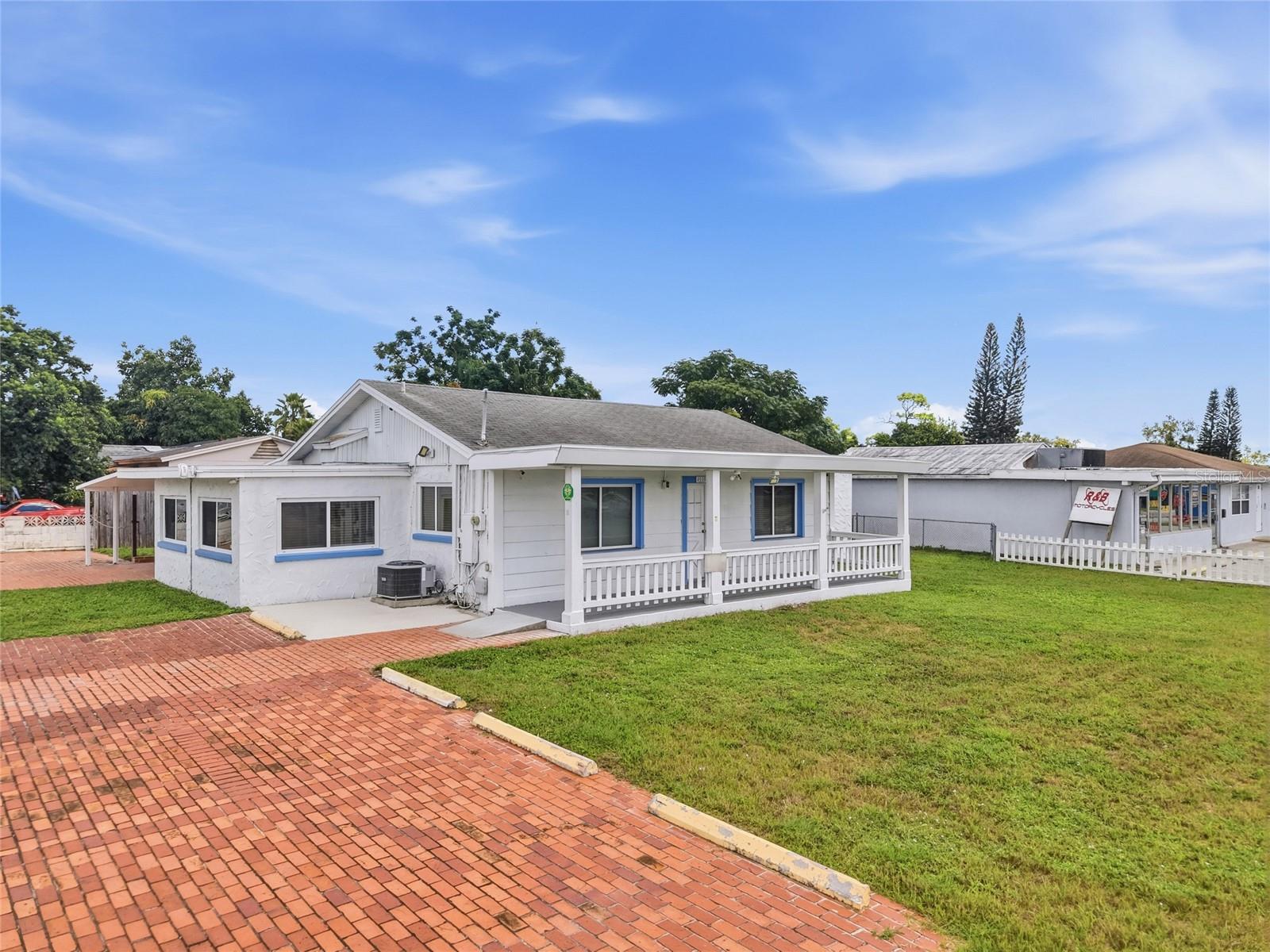 4539 Mile Stretch Dr, Holiday, FL 34690