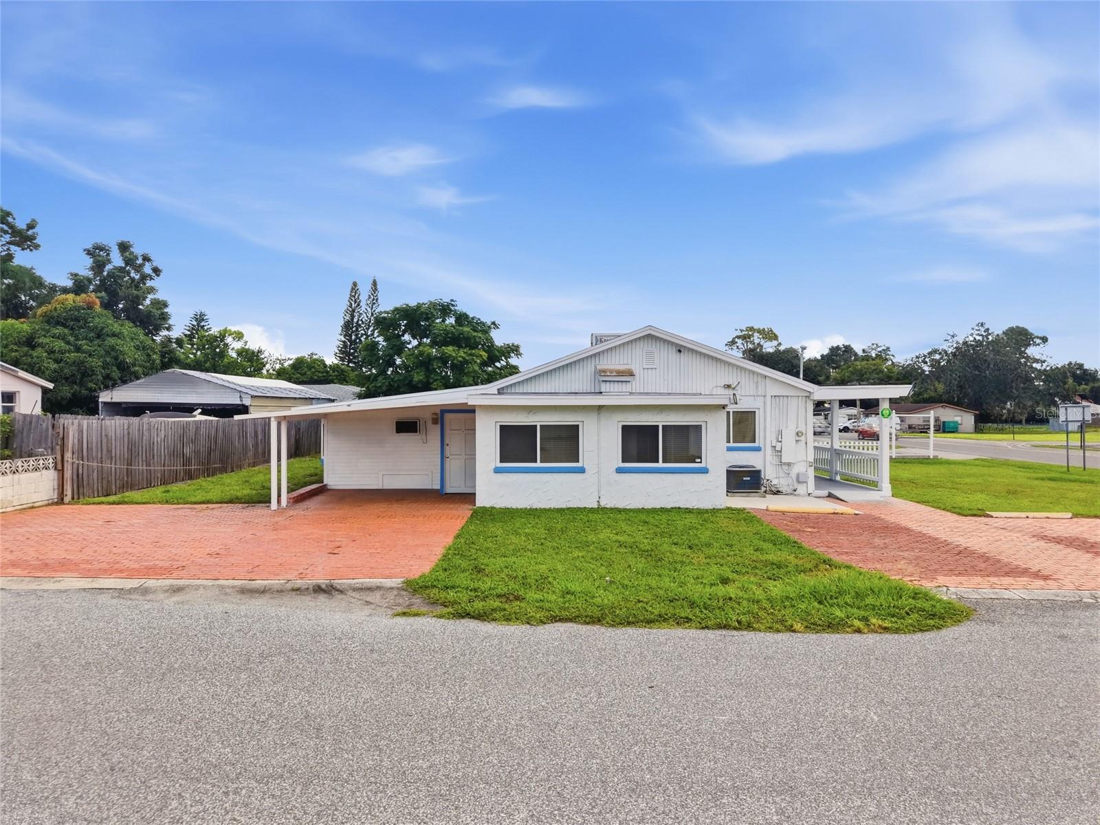 4539 Mile Stretch Dr, Holiday, FL 34690