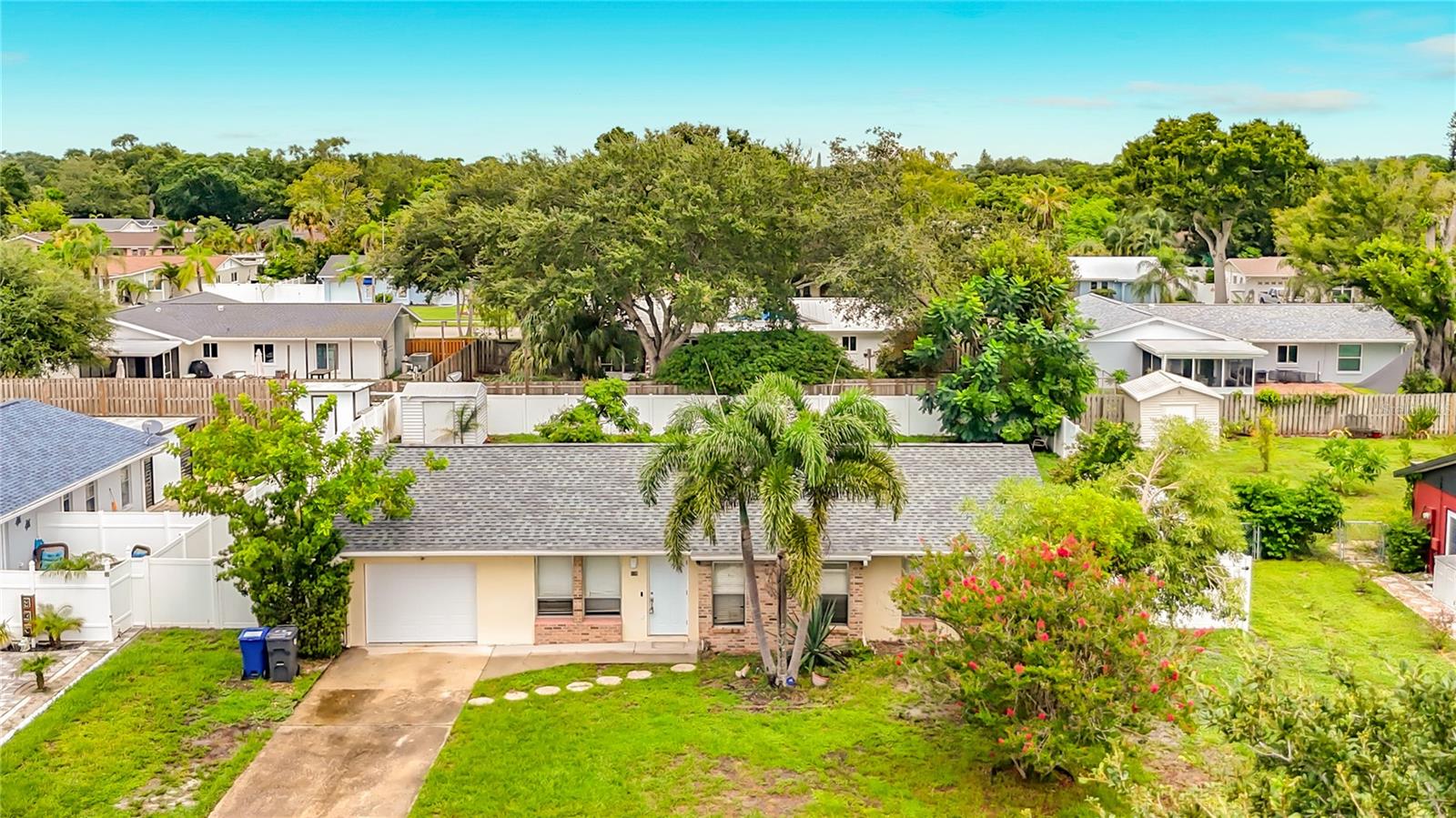 839 Southern Pine Ln, Sarasota, FL 34243