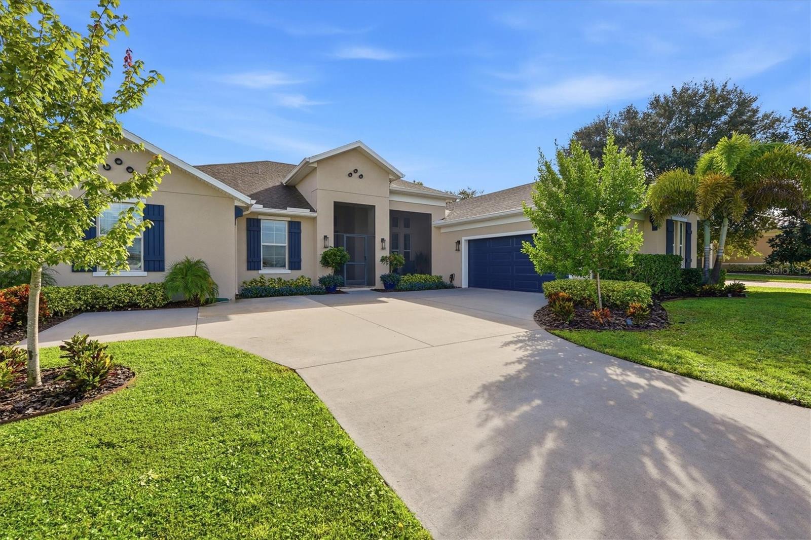 5209 Lake Venice Dr, Wimauma, FL 33598