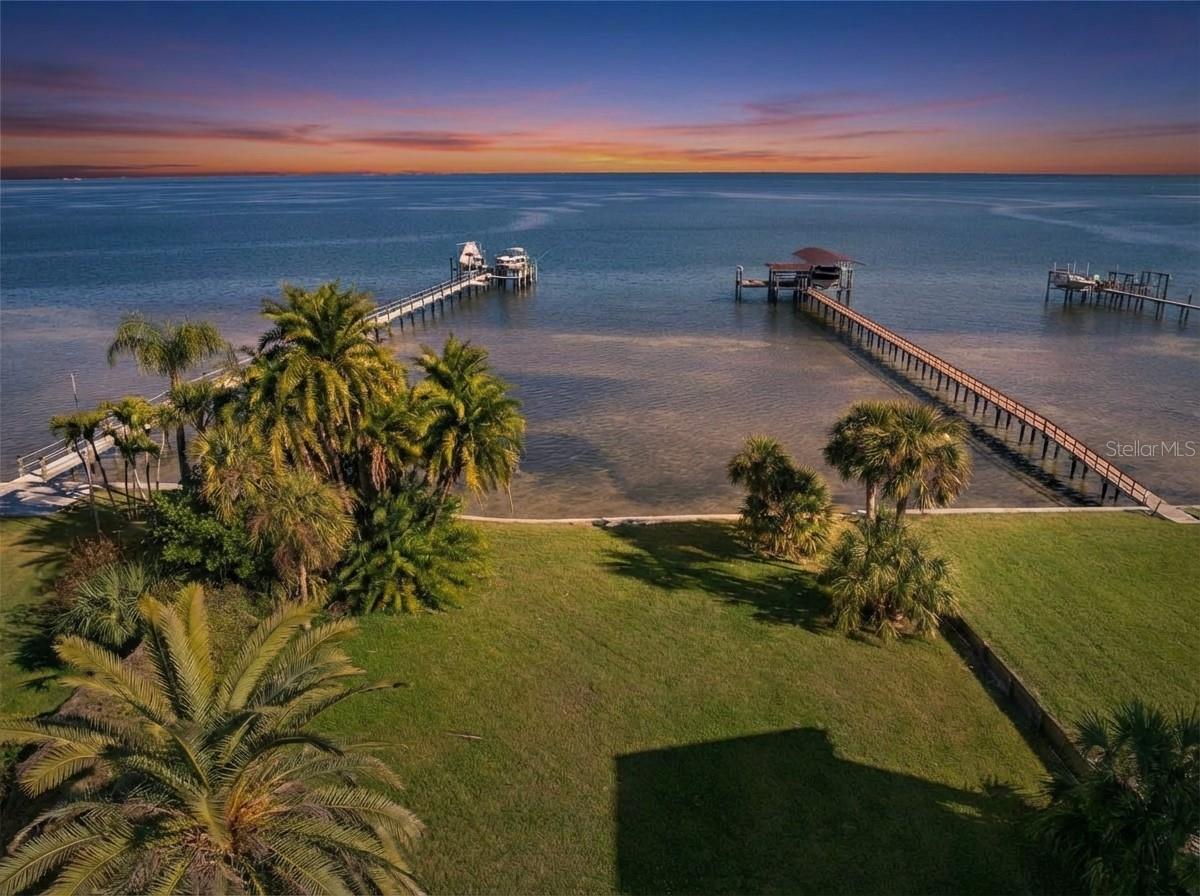 6100 Bahama Shores Dr S, St Petersburg, FL 33705