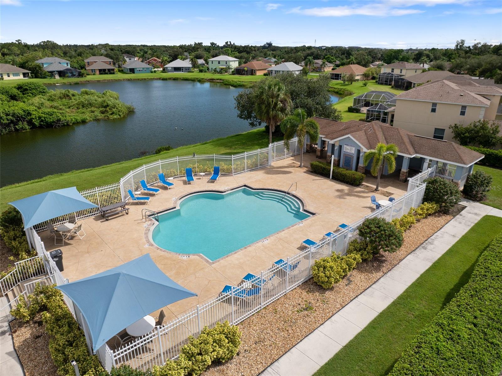 7905 Charing Cross Way, Palmetto, FL 34221
