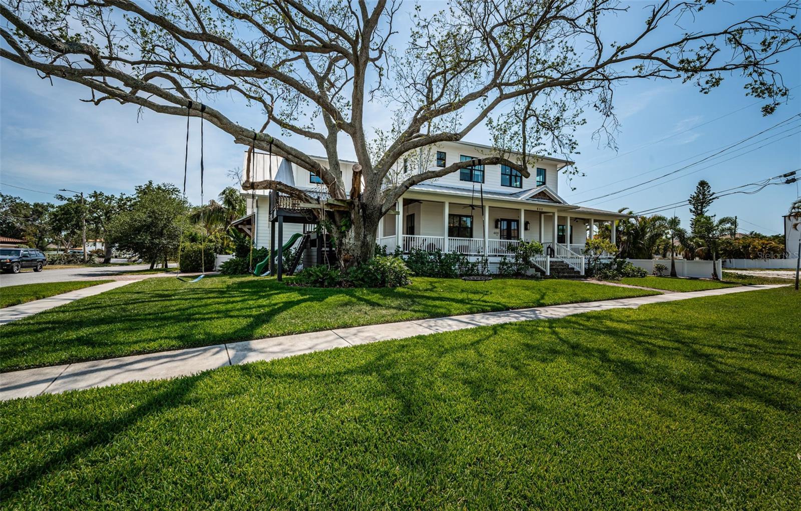 600 Alda Way NE, St Petersburg, FL 33704