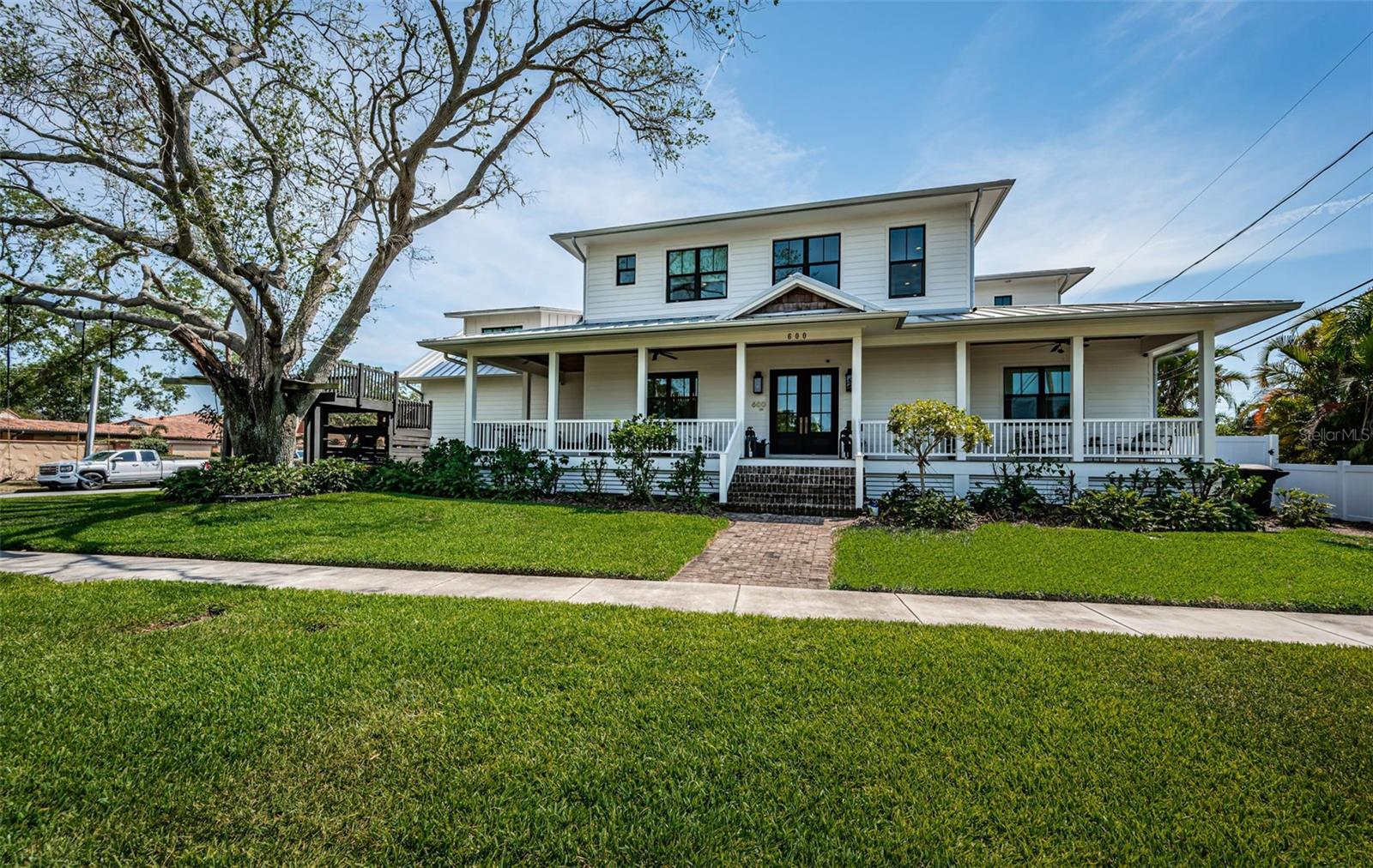 600 Alda Way NE, St Petersburg, FL 33704