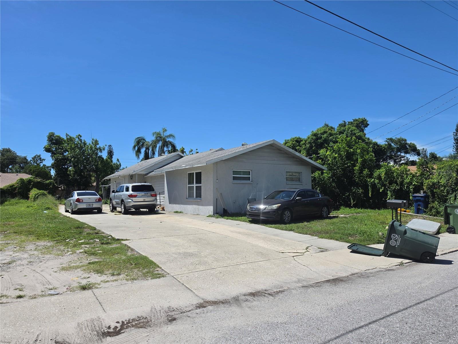 1222 17th St W, Bradenton, FL 34205