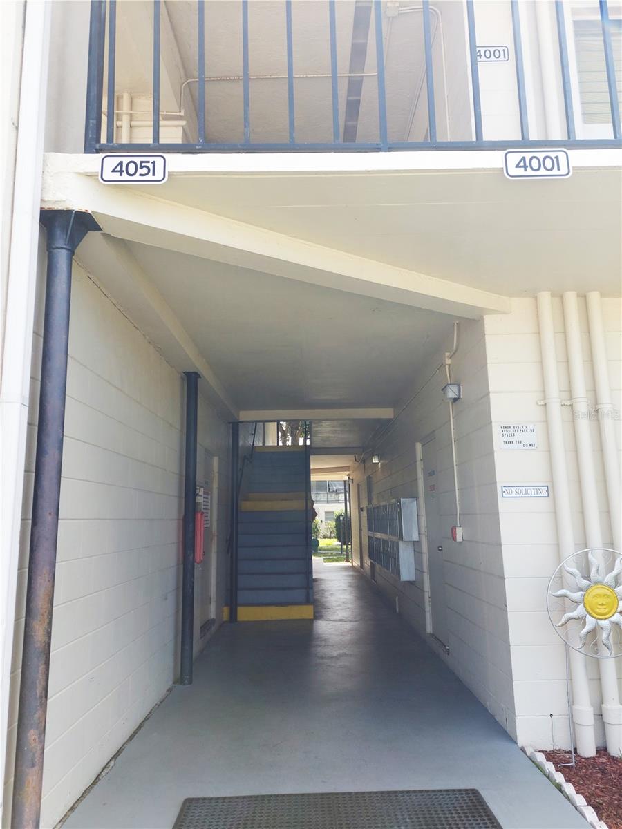 4051 58th St N #241C, Kenneth City, FL 33709