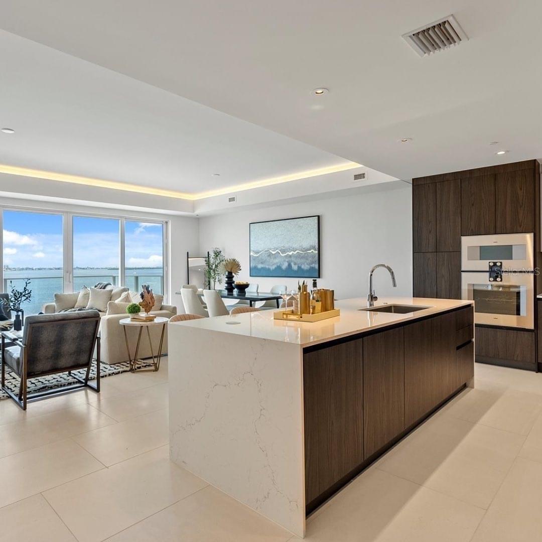 1020 Sunset Point Rd #505, Clearwater, FL 33755