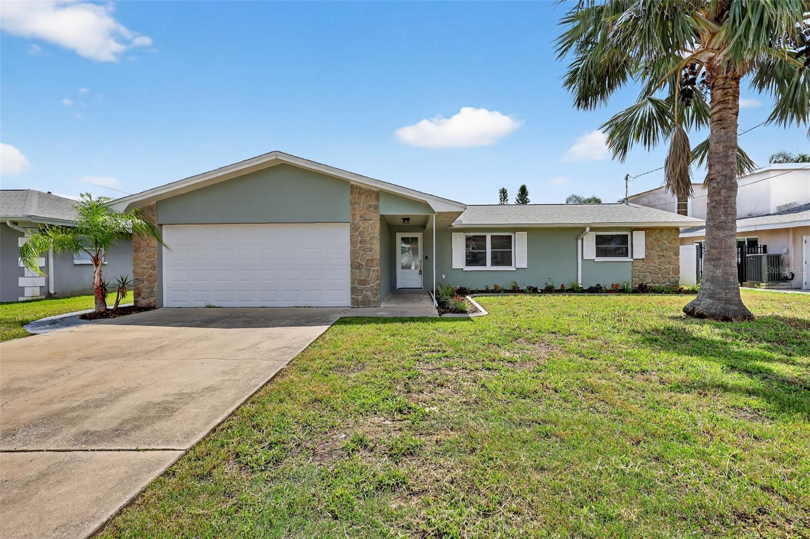 2175 Edythe Dr, Dunedin, FL 34698