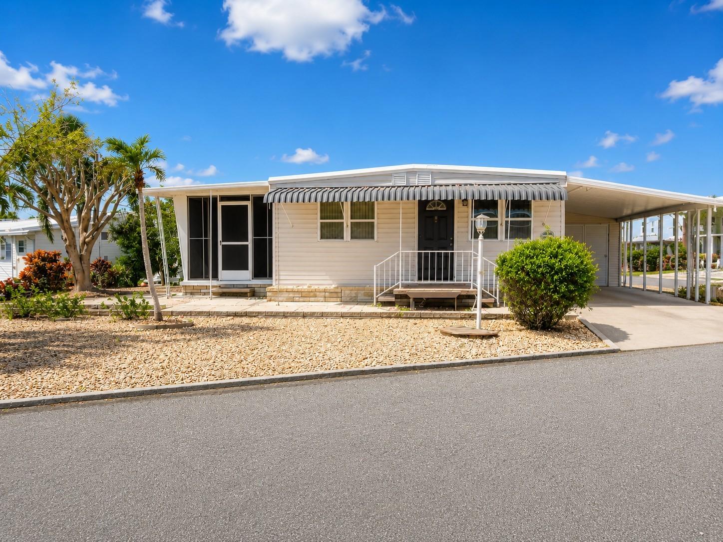 6620 Connecticut St, Bradenton, FL 34207