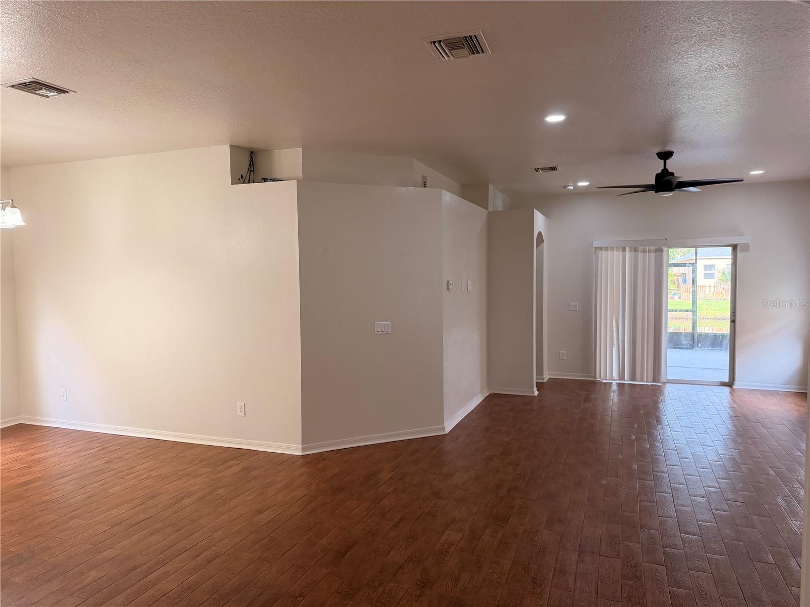 1824 Atlantic Dr, Ruskin, FL 33570
