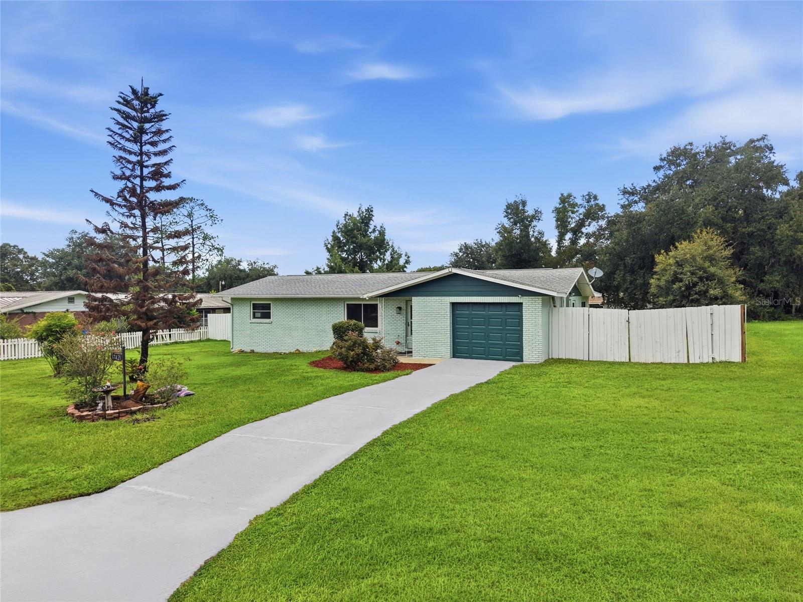 37421 Layton Rd, Dade City, FL 33525