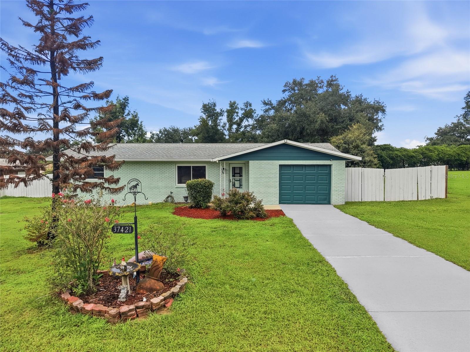 37421 Layton Rd, Dade City, FL 33525