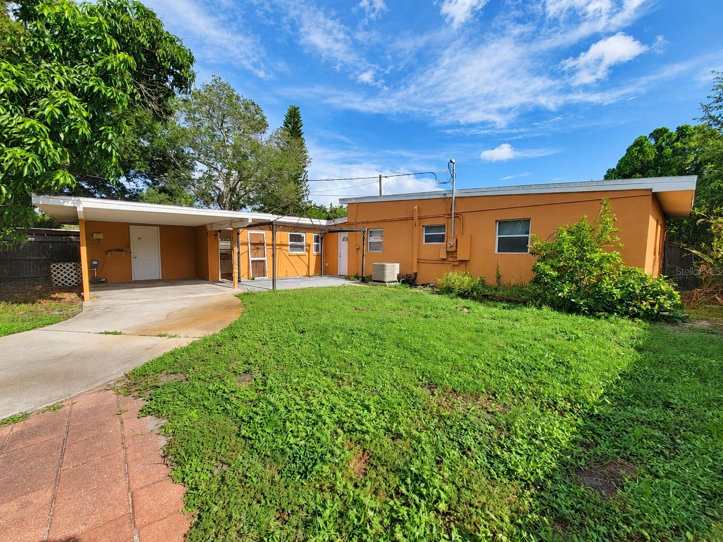 6711 Dartmouth Ave N, St Petersburg, FL 33710