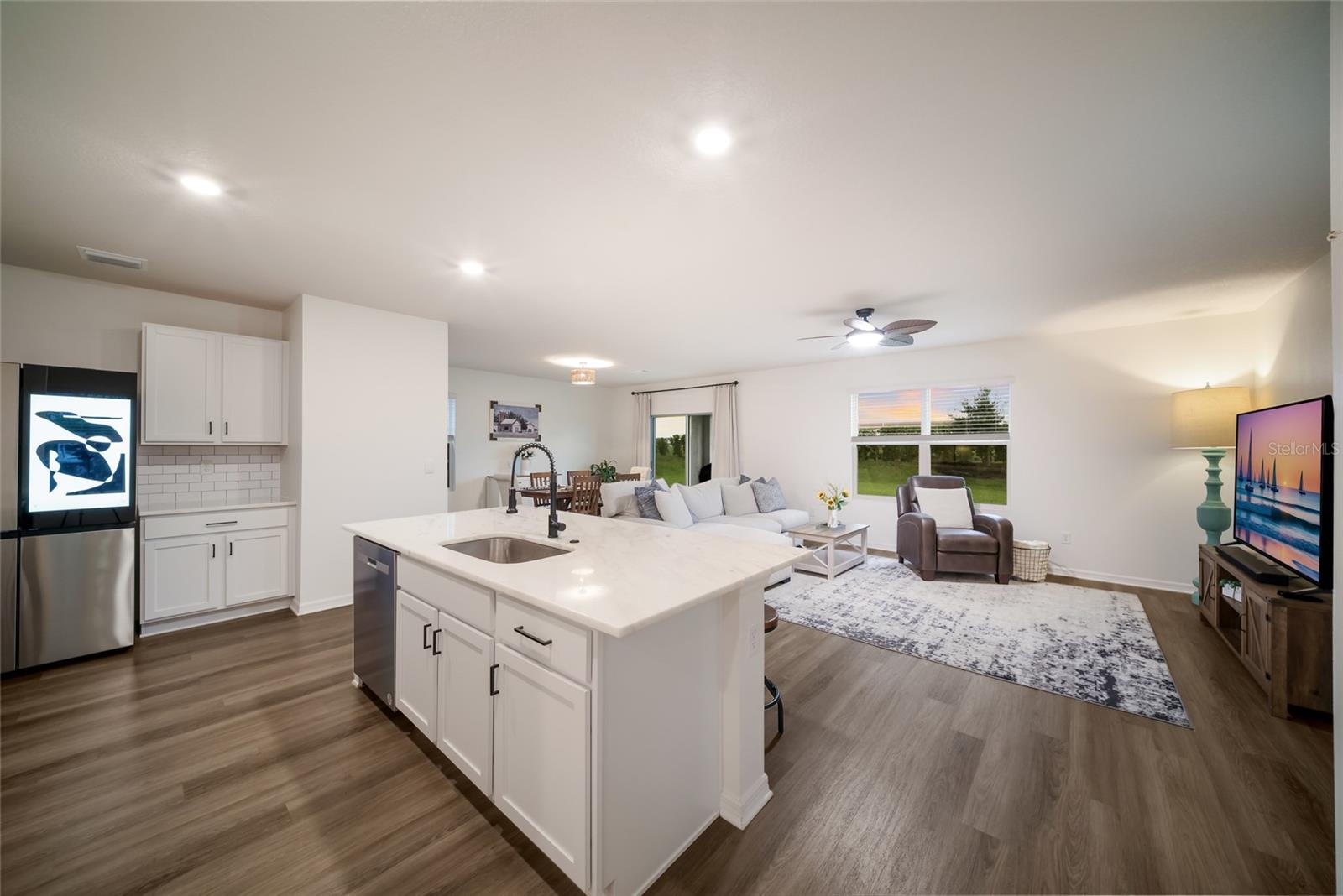 3471 Hilltop Cir, Bradenton, FL 34211