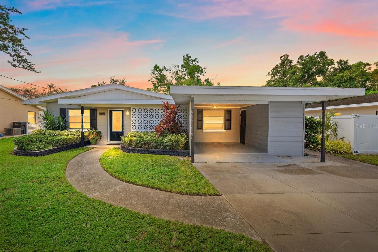 5507 Harbor Rd, Bradenton, FL 34209