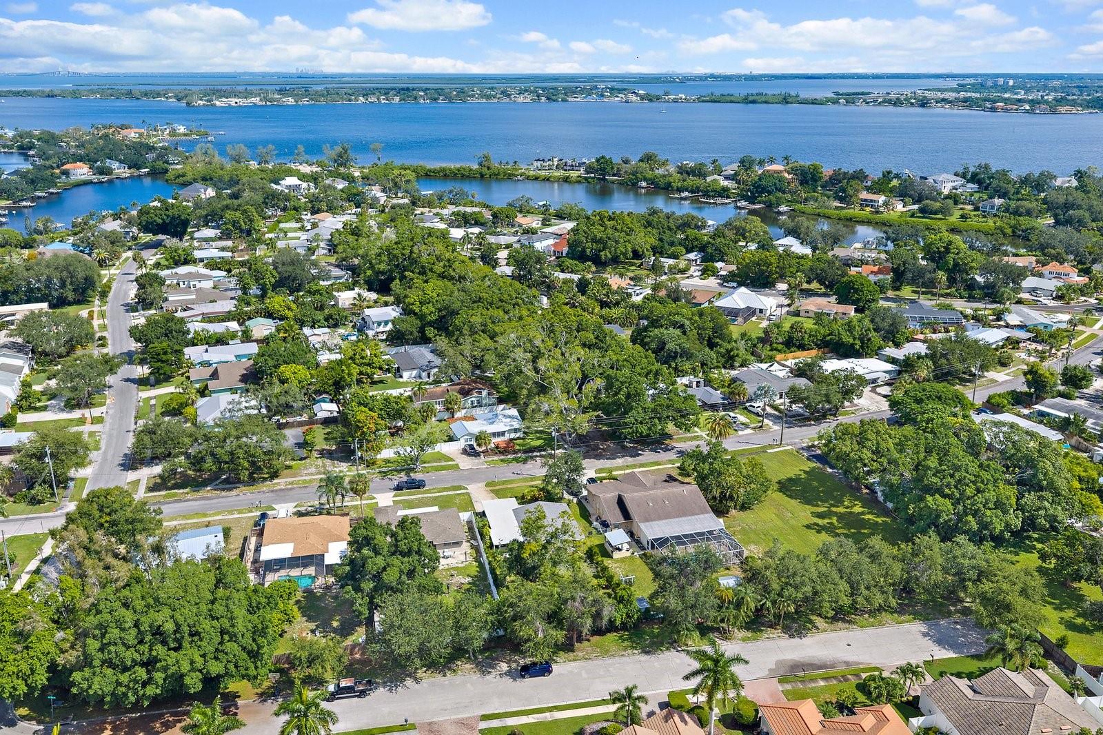 5507 Harbor Rd, Bradenton, FL 34209