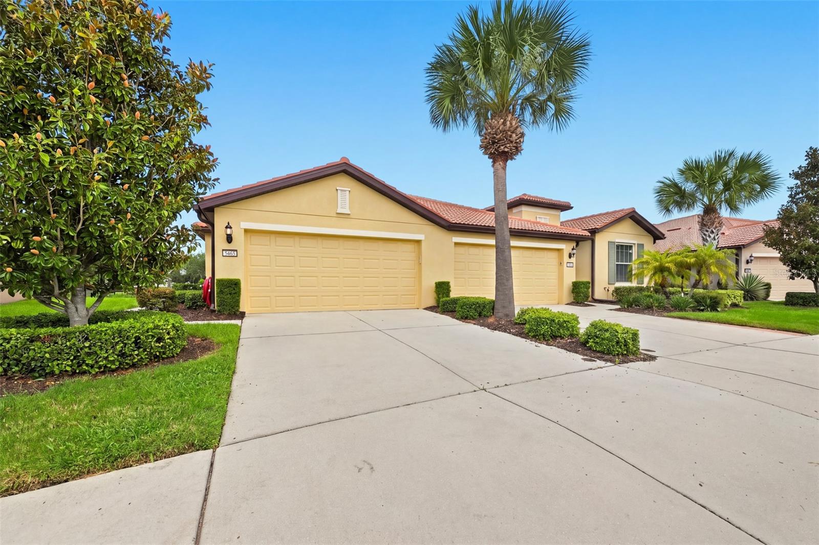 5465 Sunset Falls Dr, Apollo Beach, FL 33572