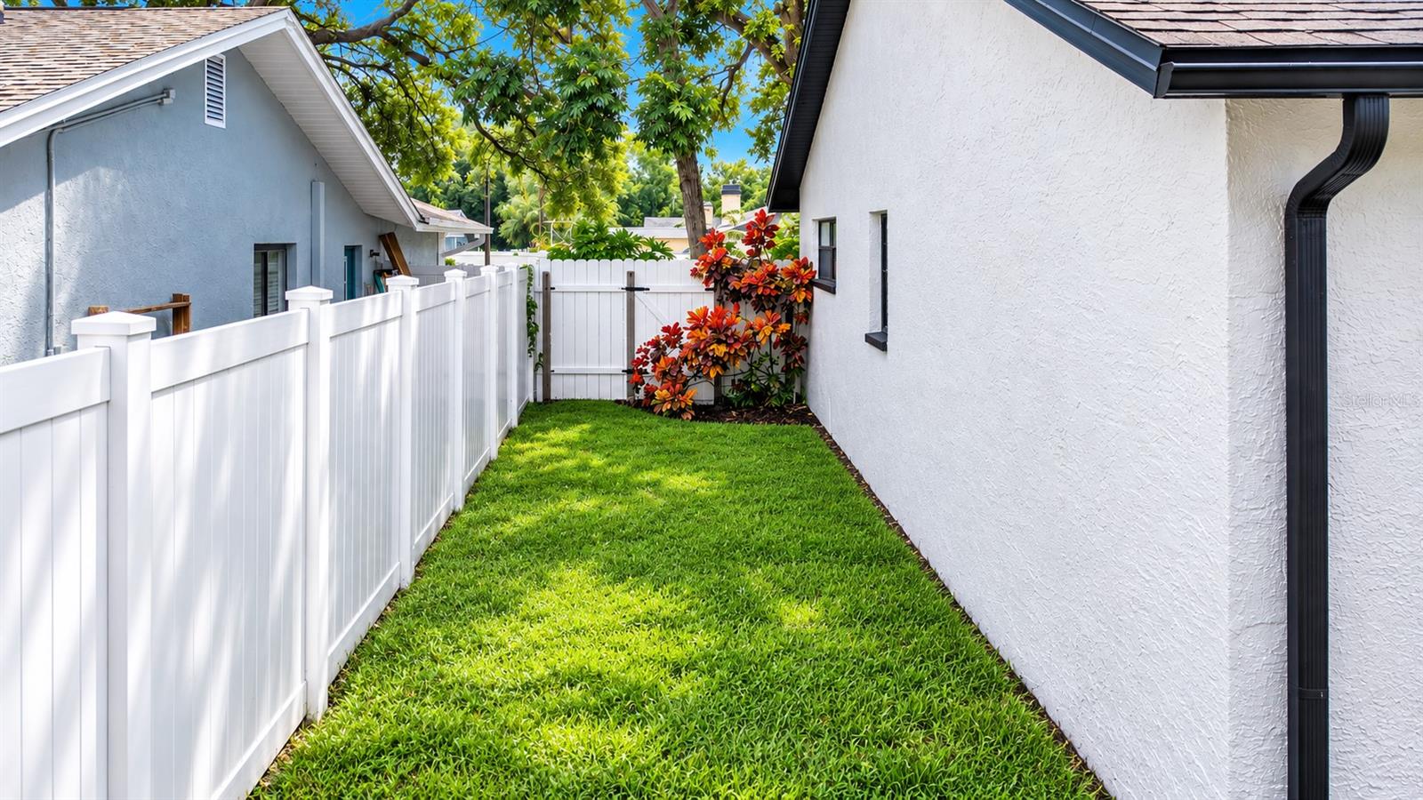 2185 Little Brook Ln, Clearwater, FL 33763