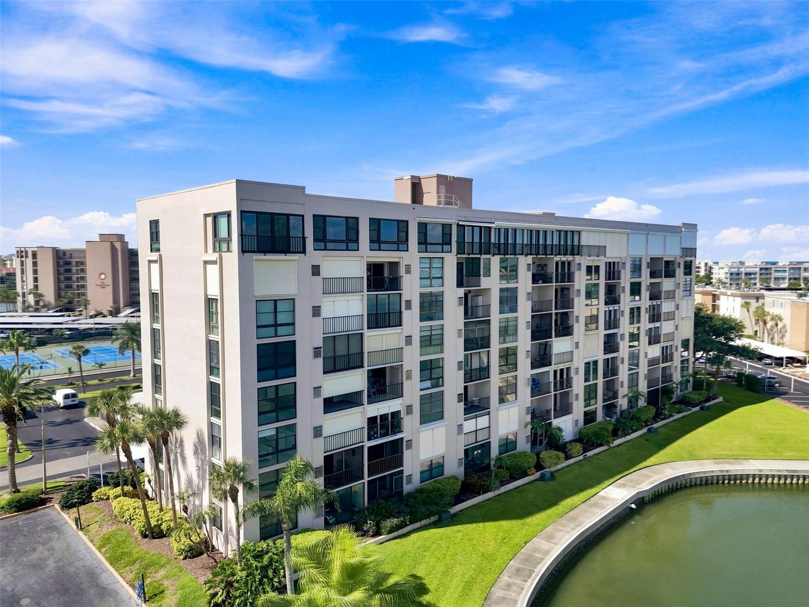 7700 Sun Island Dr S #202, South Pasadena, FL 33707