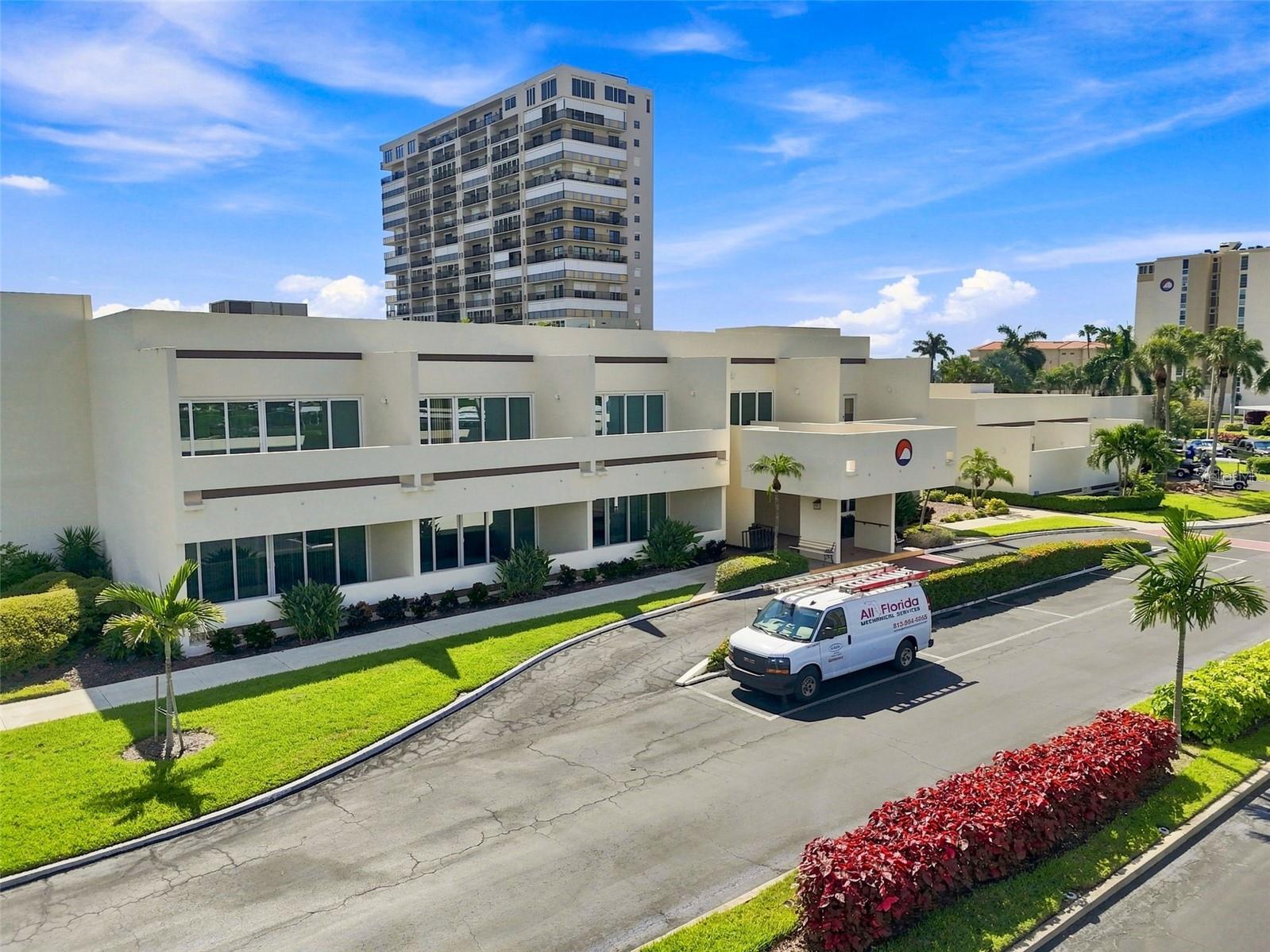 7700 Sun Island Dr S #202, South Pasadena, FL 33707