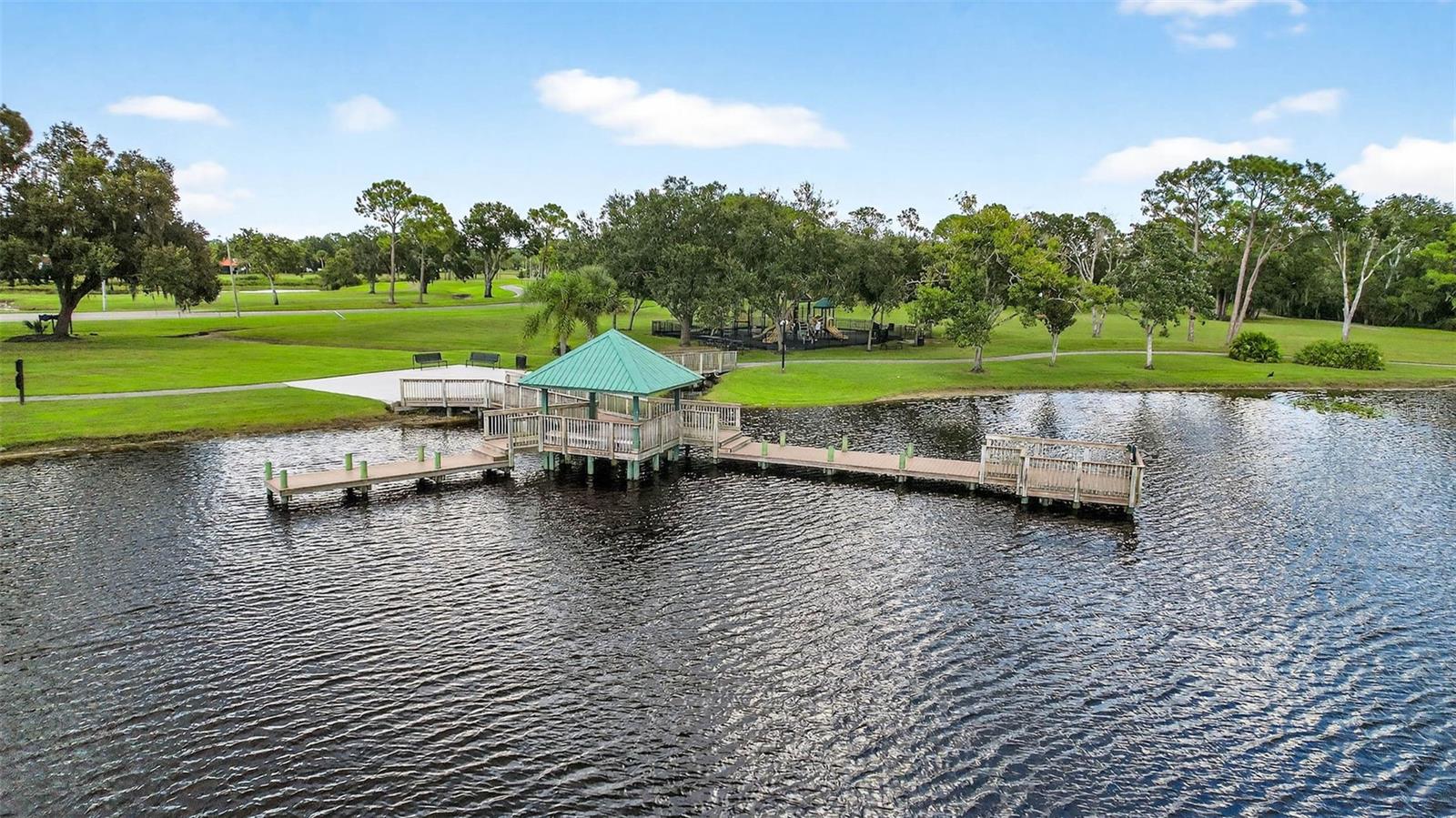 3318 Silverpond Dr, Plant City, FL 33566