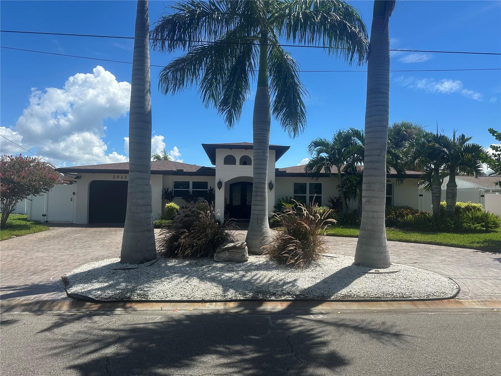 3943 14th Way NE, St Petersburg, FL 33703