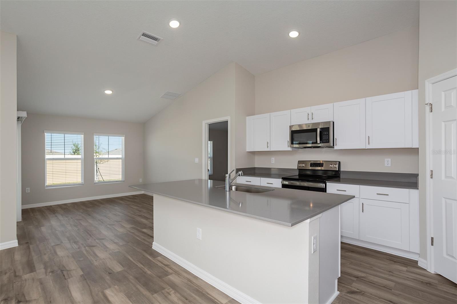9285 Joyful Heights Way, Dade City, FL 33525