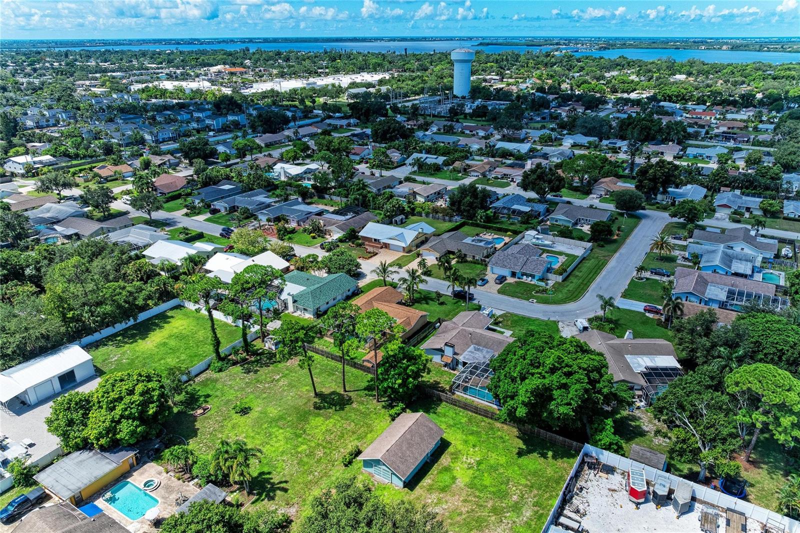 212 68th St NW, Bradenton, FL 34209