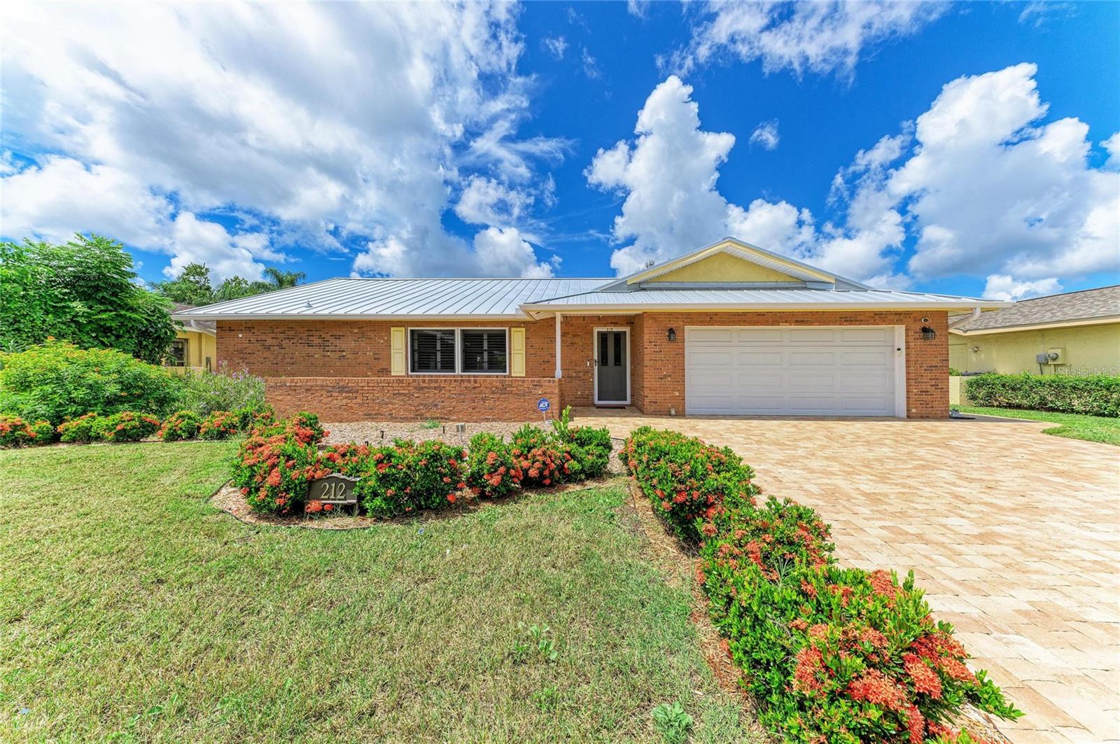 212 68th St NW, Bradenton, FL 34209