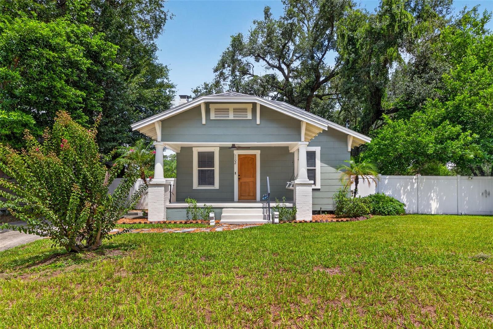 1102 E Chelsea St, Tampa, FL 33603
