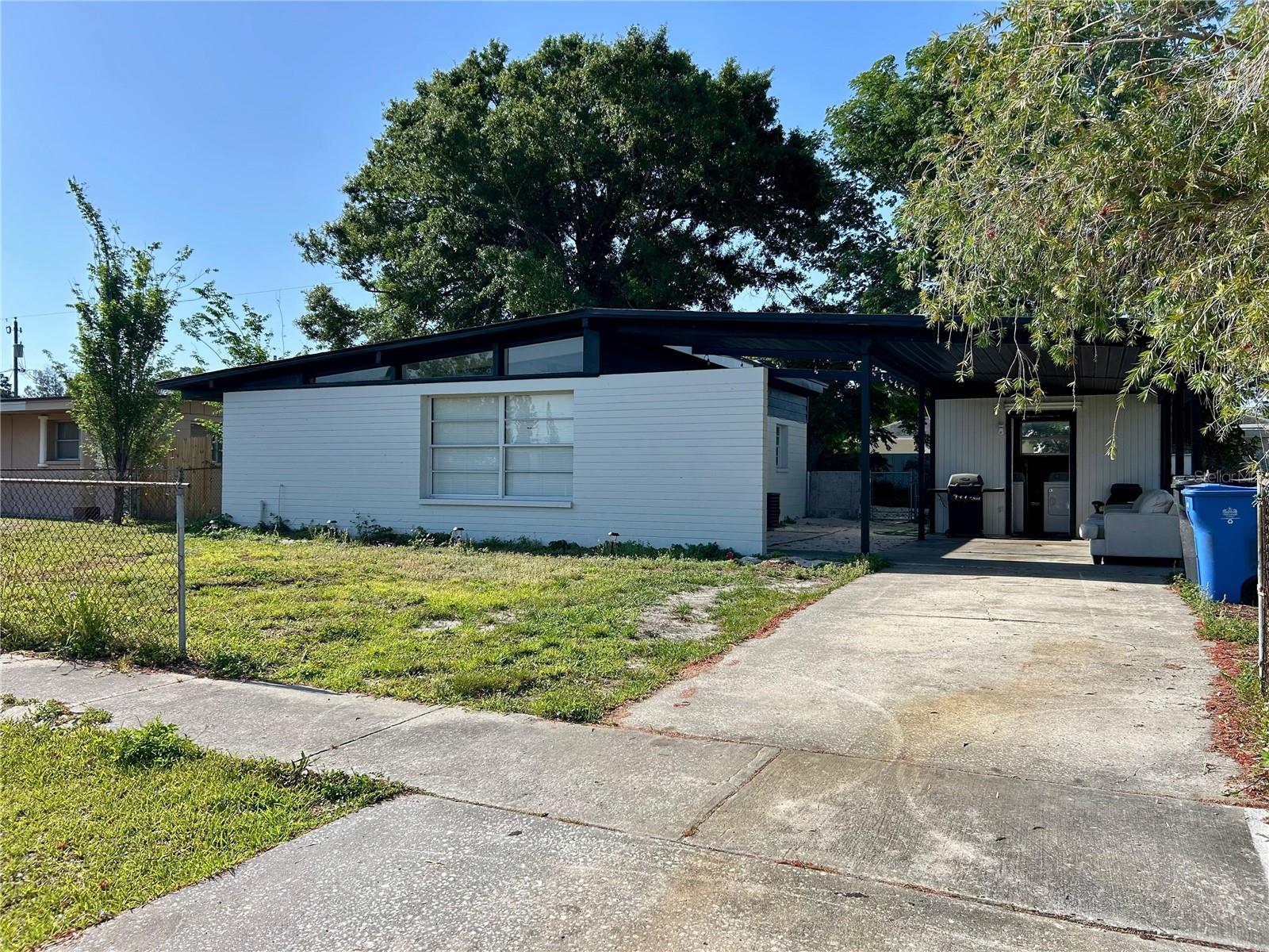 7615 Lavender Ln, Tampa, FL 33619