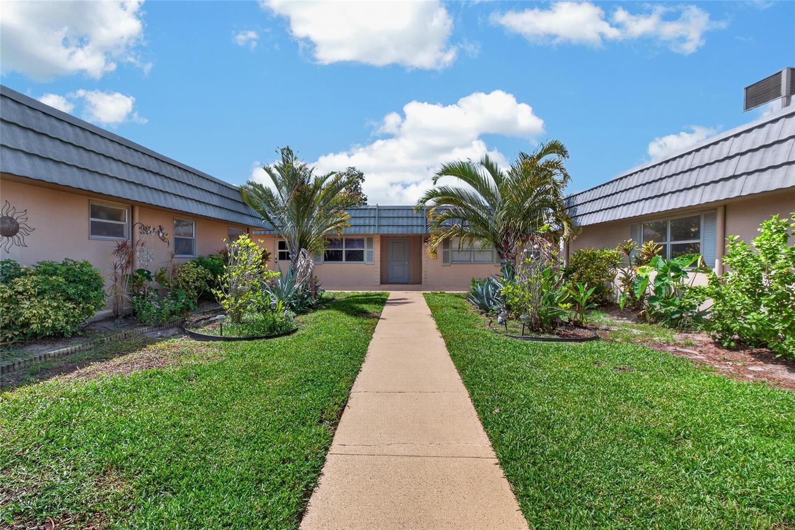 1802 Bedford Ter #180, Sun City Center, FL 33573