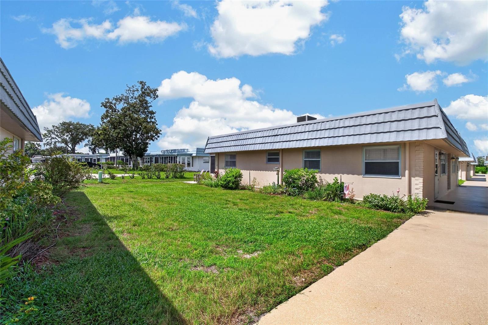 1802 Bedford Ter #180, Sun City Center, FL 33573