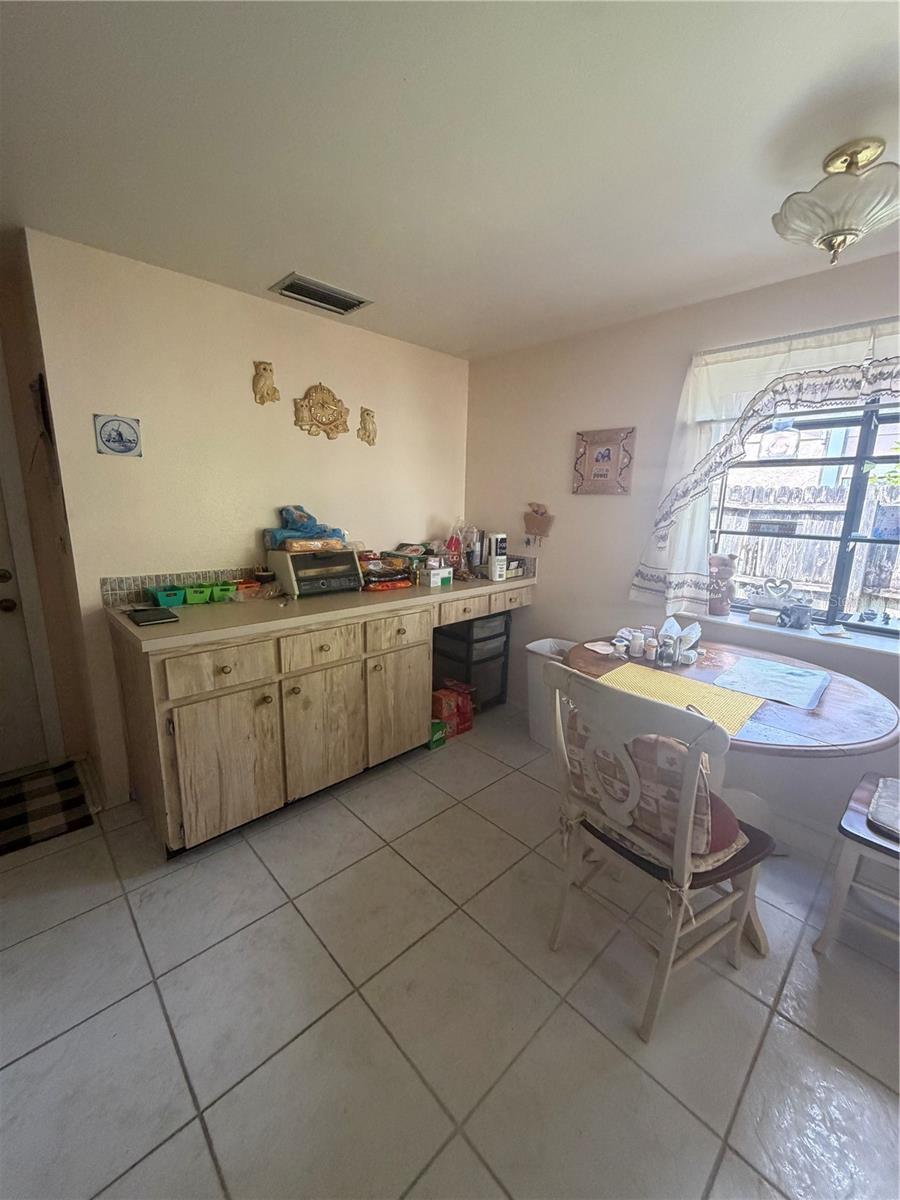 6557 Creekview Ter N, Pinellas Park, FL 33781