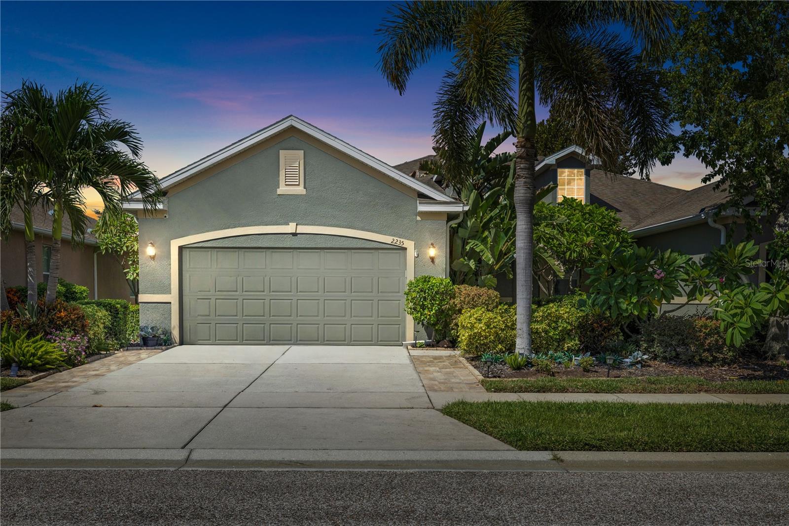2235 Parrot Fish Dr, Holiday, FL 34691