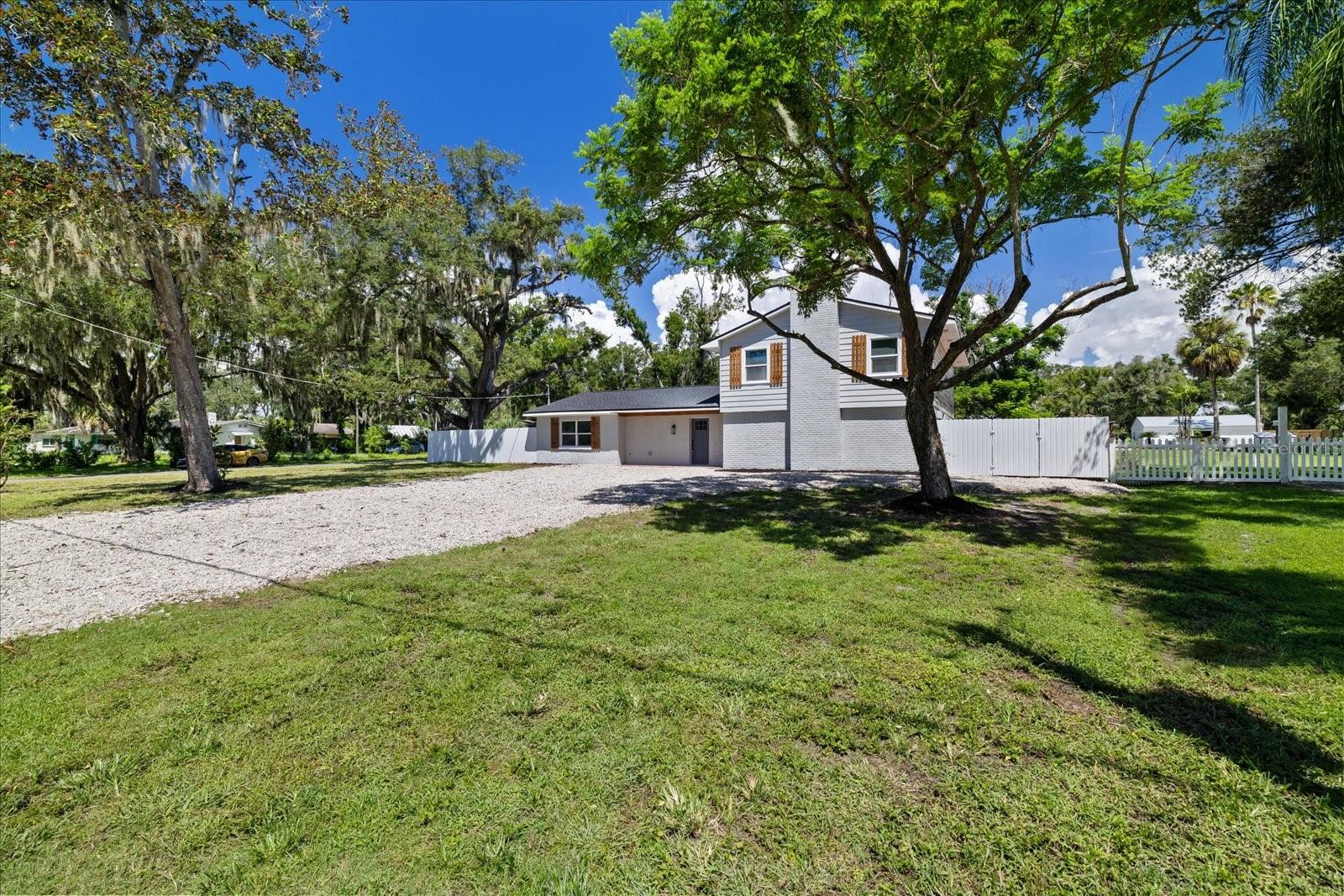 11002 Riverview Dr, Riverview, FL 33578
