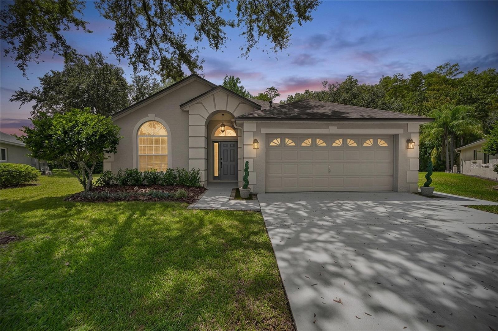 6106 Chalon Ct, Lutz, FL 33558