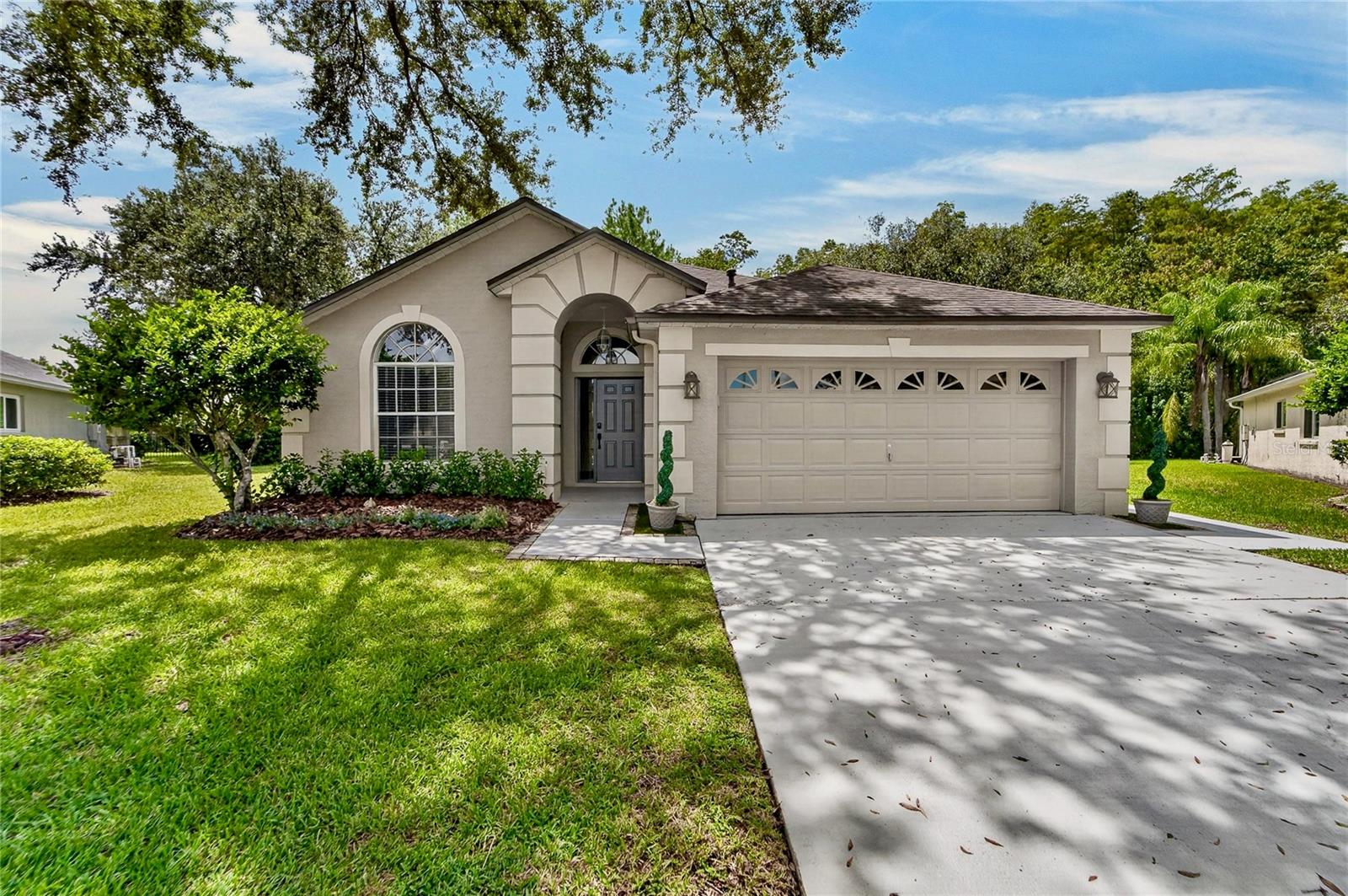 6106 Chalon Ct, Lutz, FL 33558