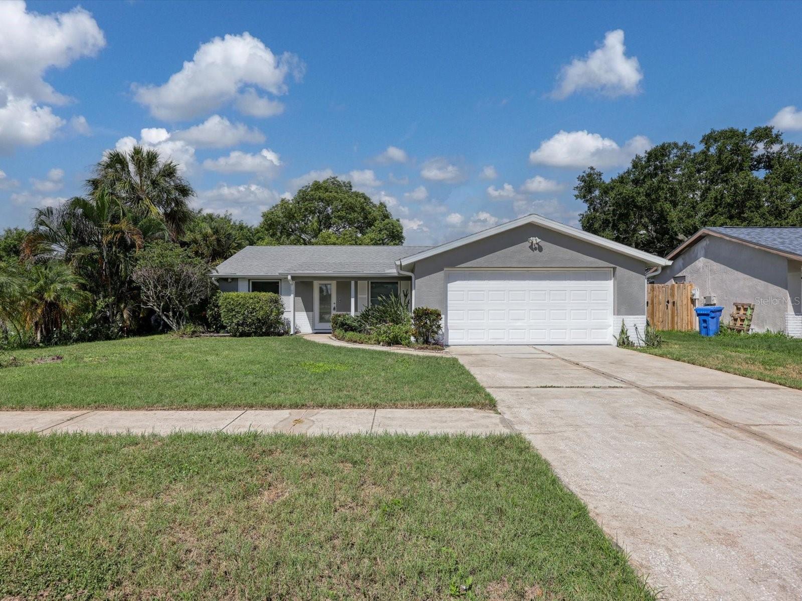 6002 Firefly Ln, Apollo Beach, FL 33572