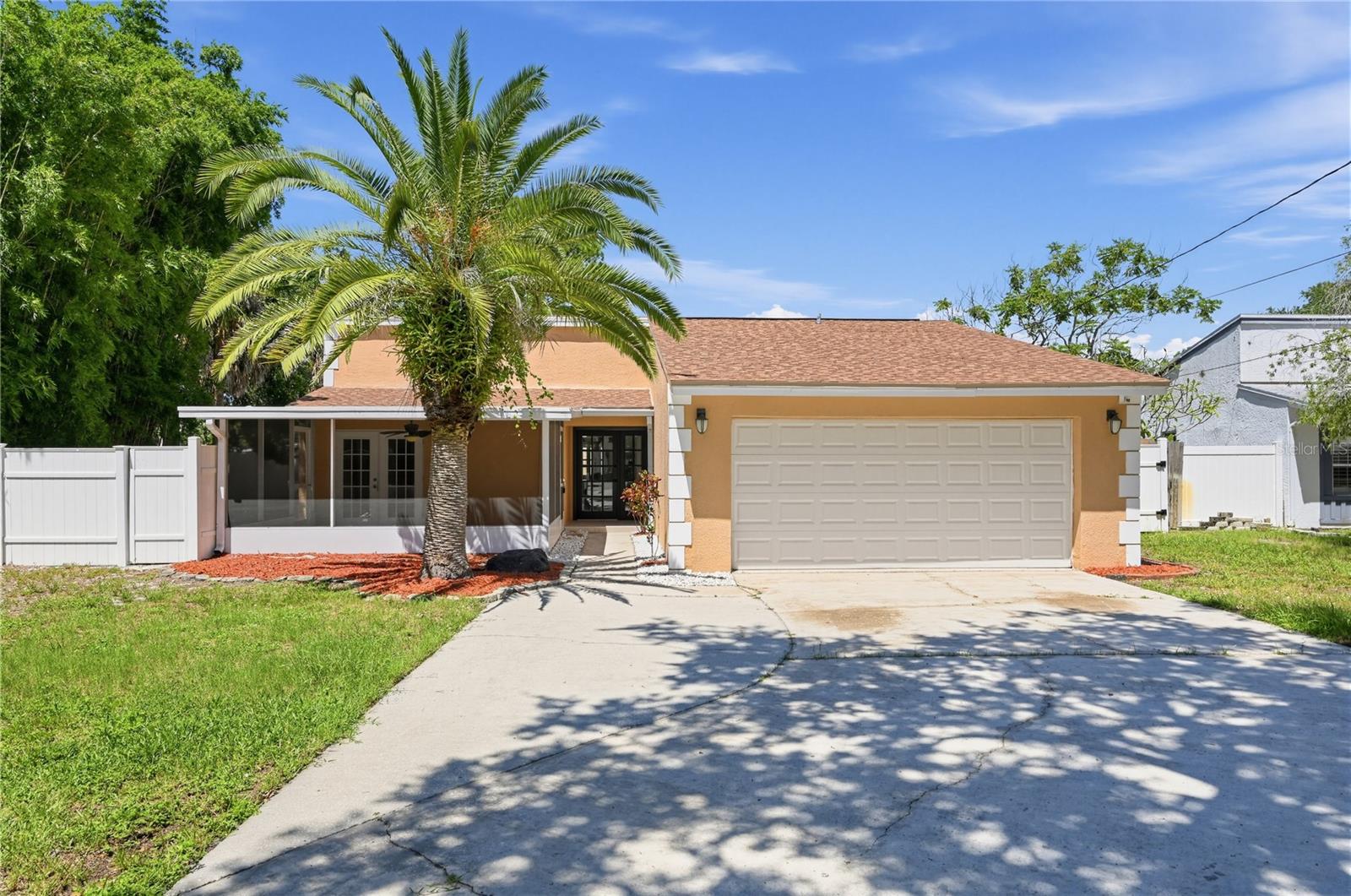 915 Seminole Blvd, Tarpon Springs, FL 34689