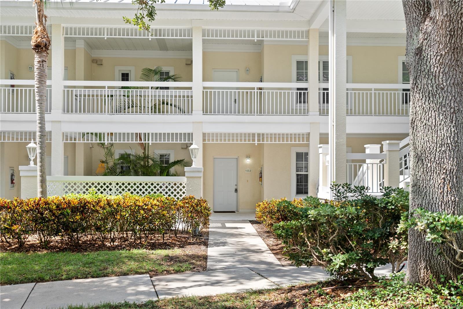 3702 54th Dr W #102, Bradenton, FL 34210
