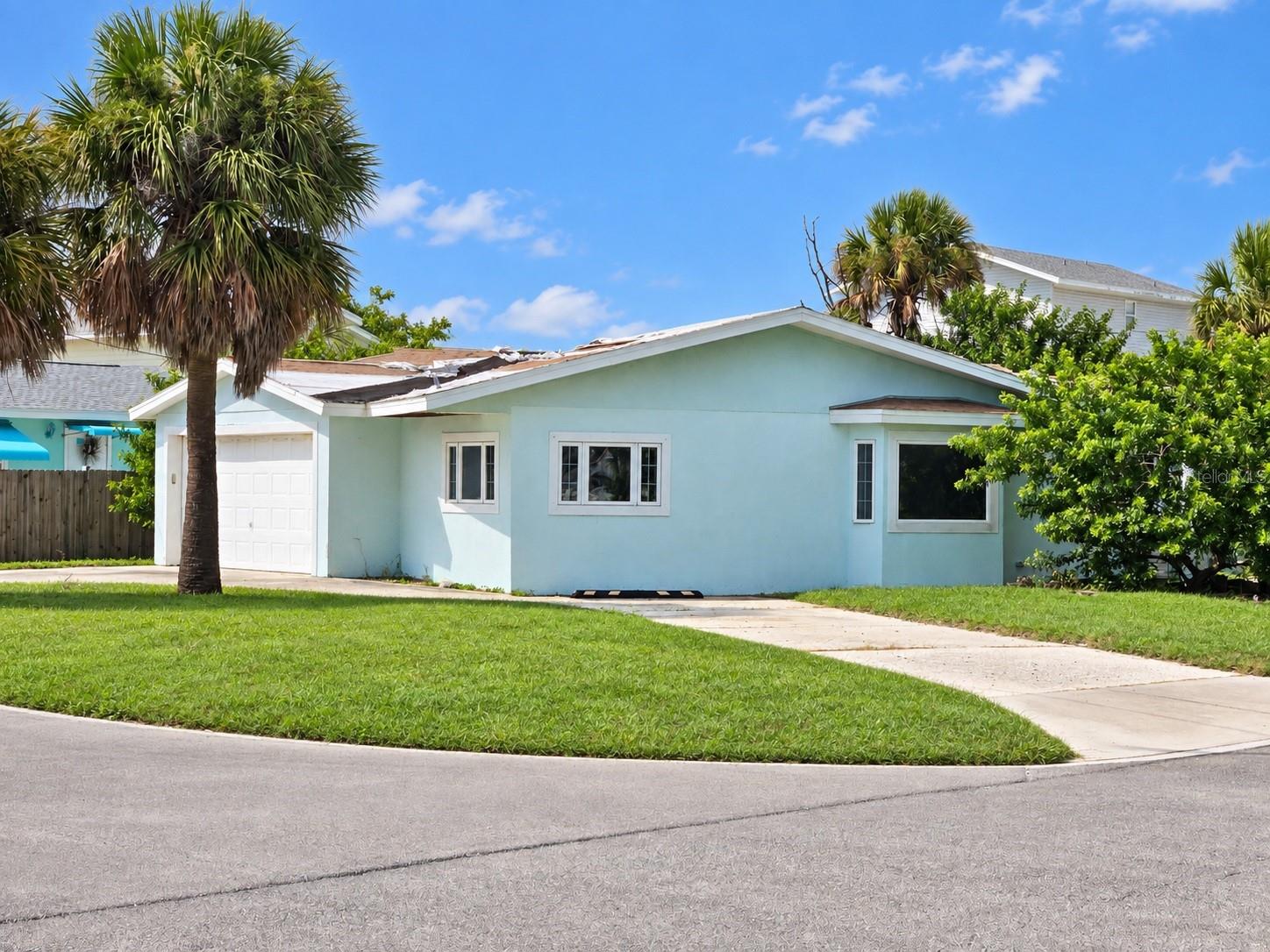 13401 1st St E, Madeira Beach, FL 33708