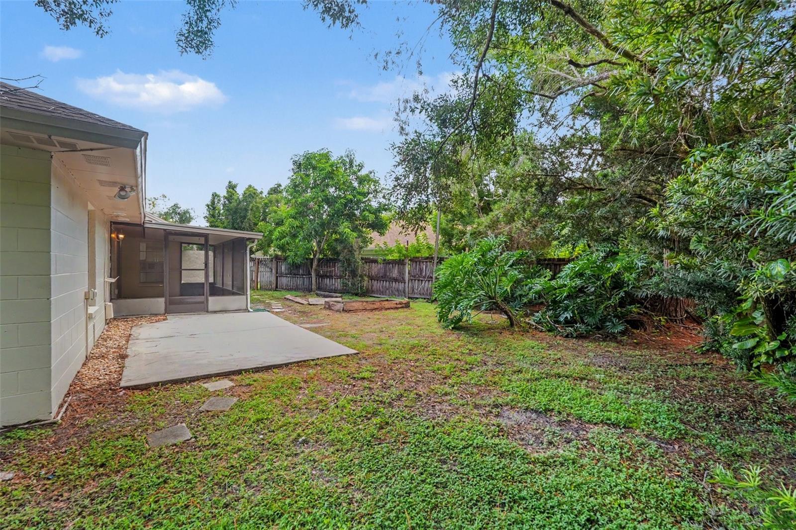 5953 Birchwood Dr, Tampa, FL 33625
