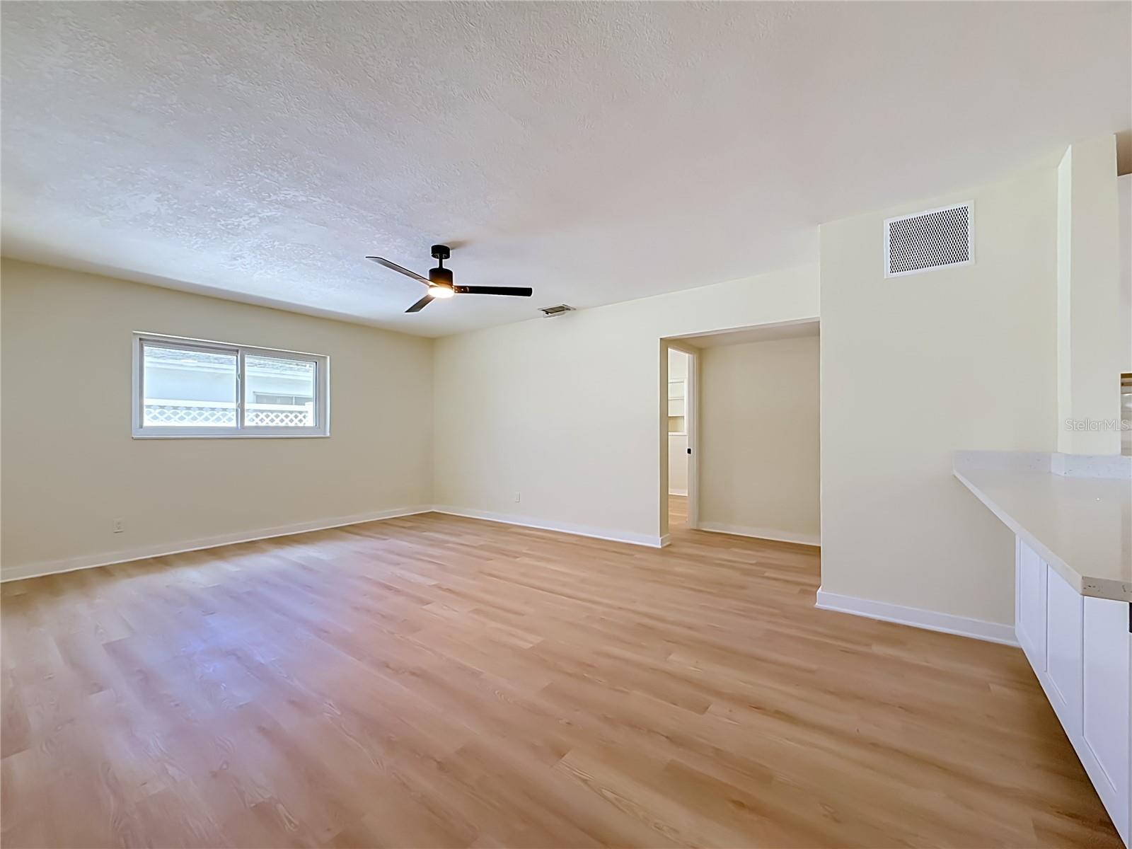 6489 34th Ter N, St Petersburg, FL 33710