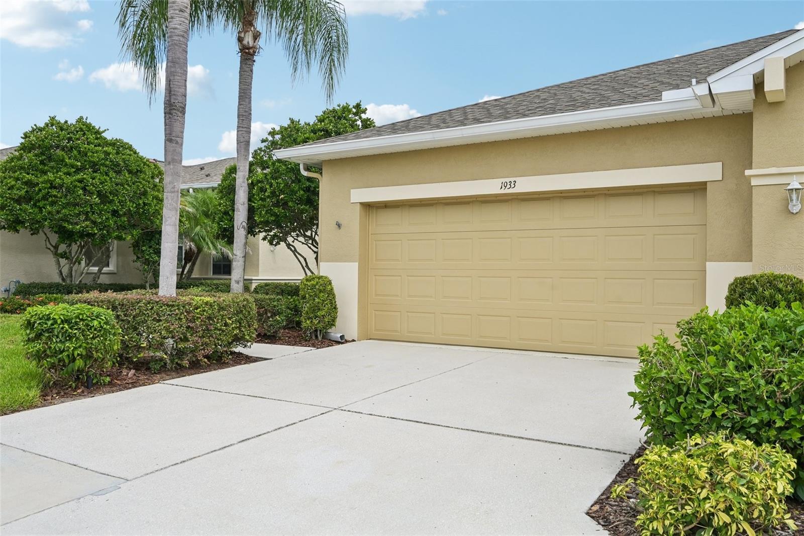 1933 Inverness Greens Dr, Sun City Center, FL 33573