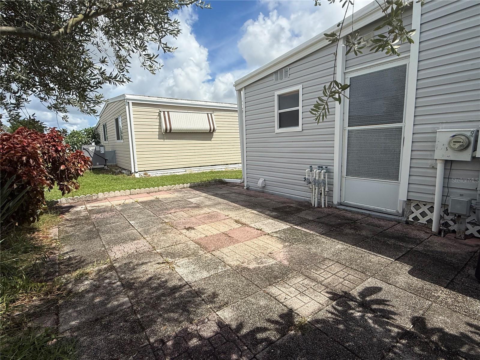 758 Royal Palm Cir, Largo, FL 33778