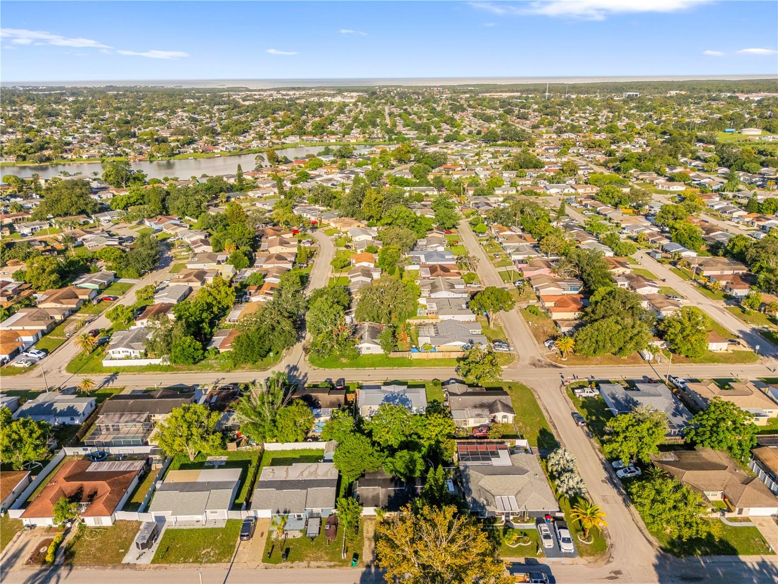 9735 Rainbow Ln, Port Richey, FL 34668