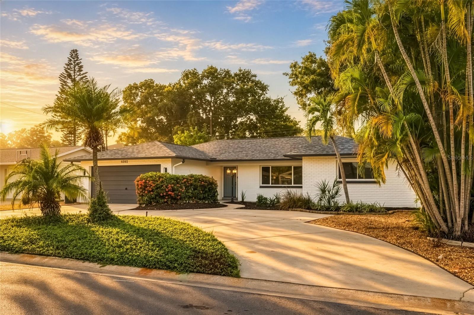 6743 16th Ave N, St Petersburg, FL 33710