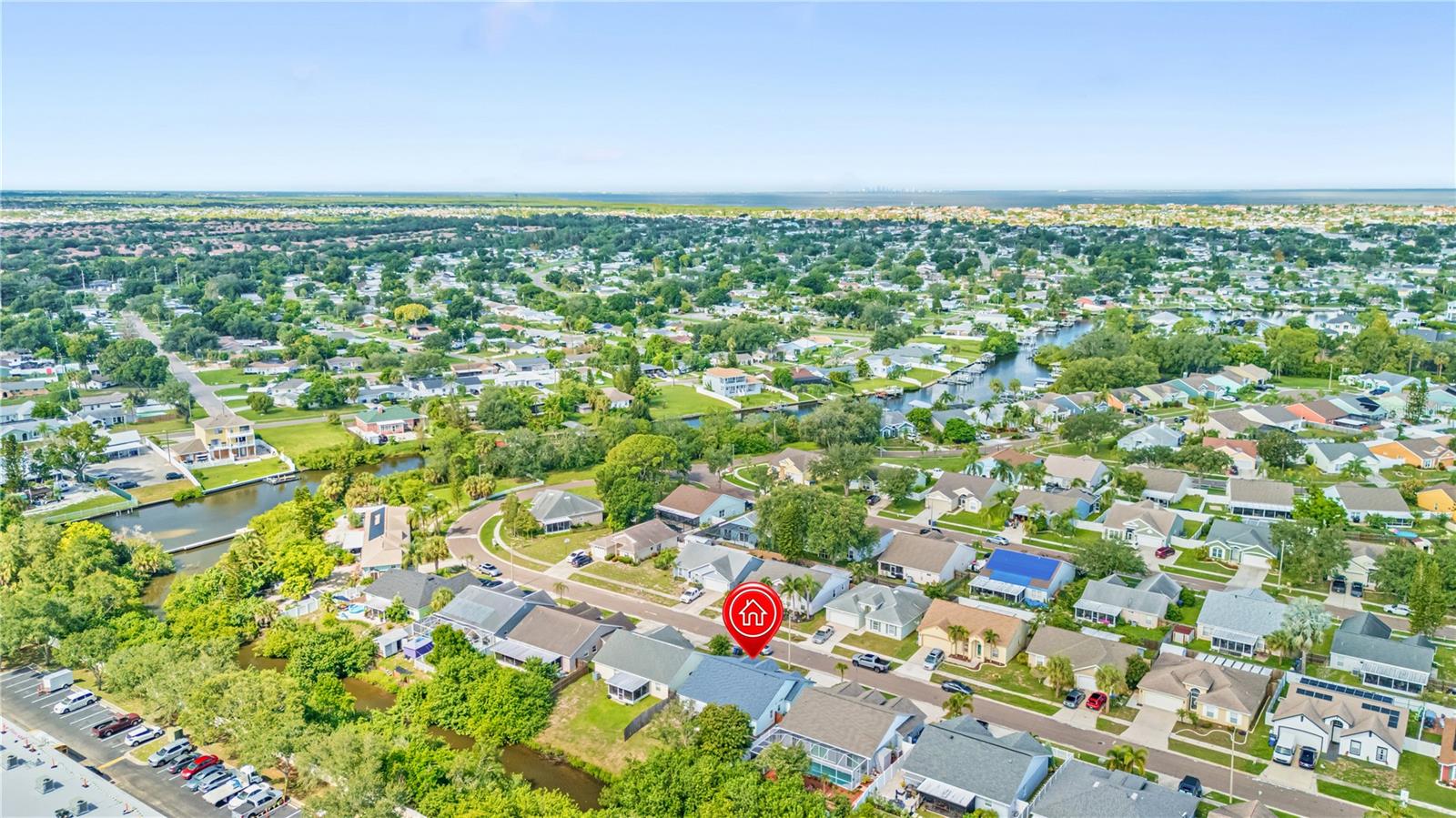 218 Lookout Dr, Apollo Beach, FL 33572