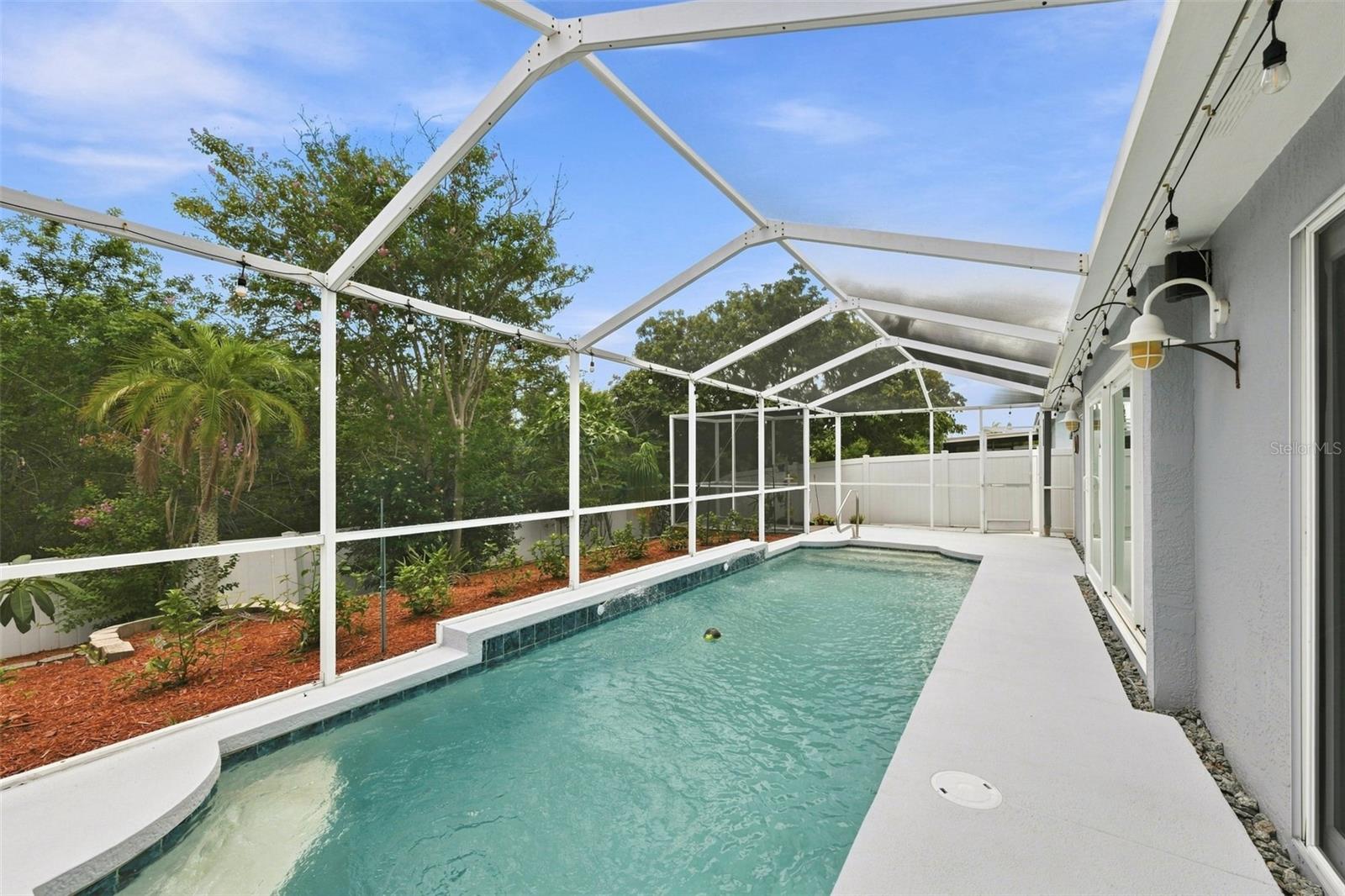 216 Lookout Dr, Apollo Beach, FL 33572